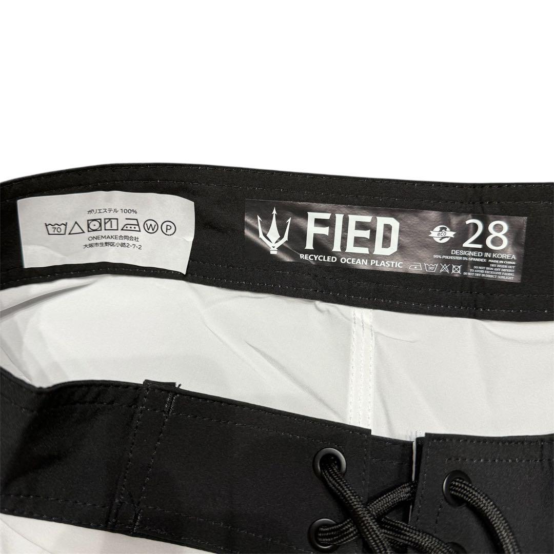 は*ま様 【新品✨️】ファイド　サーフパンツ　水着 ホワイト ストライプ　フィジ