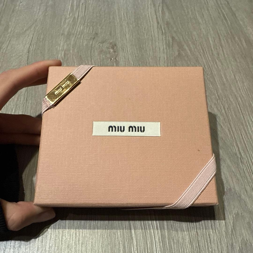 miumiu ナッパレザー 財布