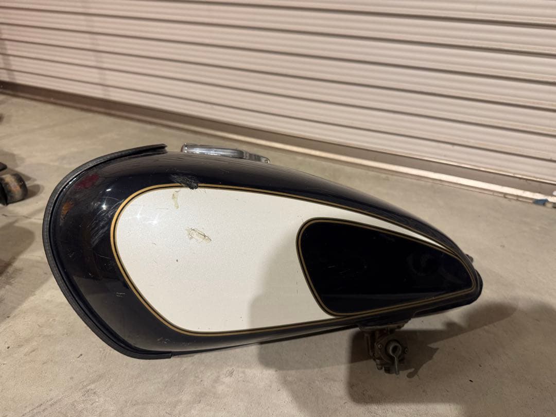 SR400初期型タンク