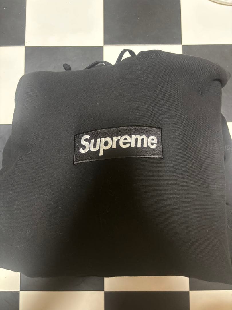 早い者勝ち！Supreme パーカー 2024