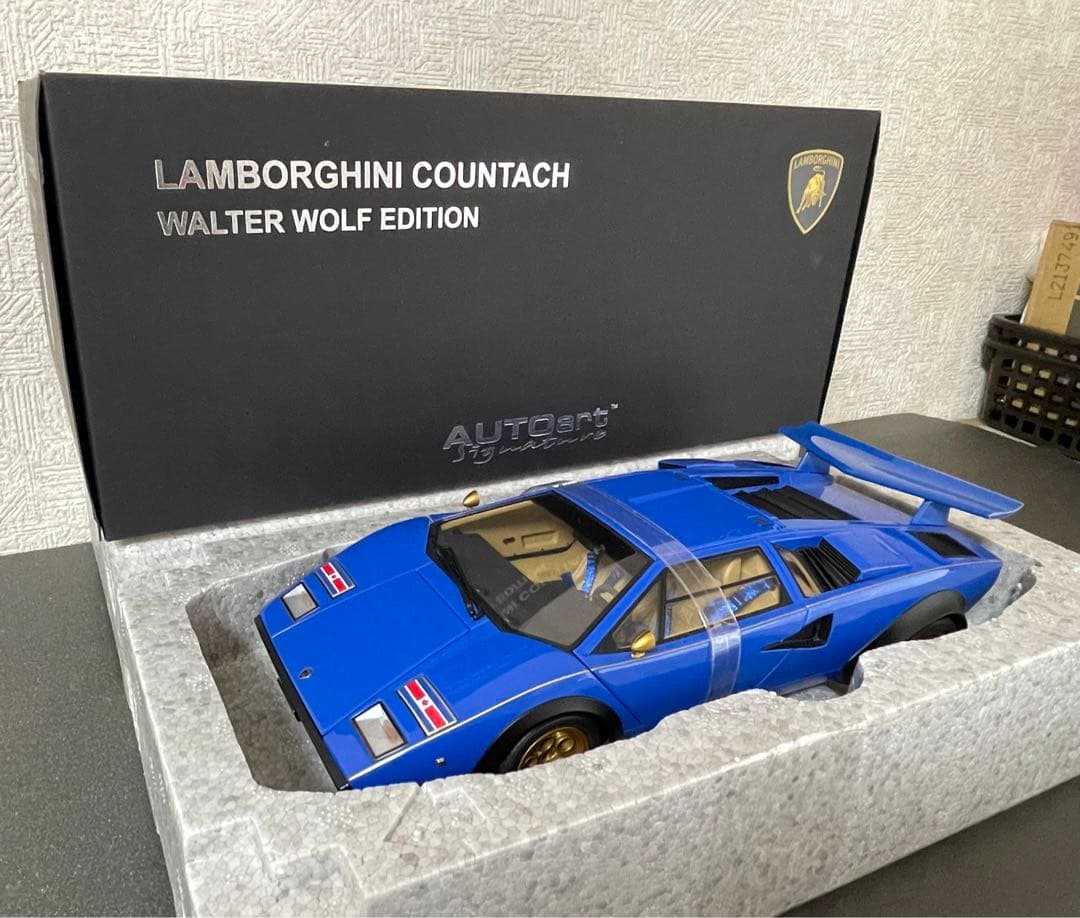 AUTOart 1/18 ランボルギーニ カウンタック ウォルターウルフ ブルー