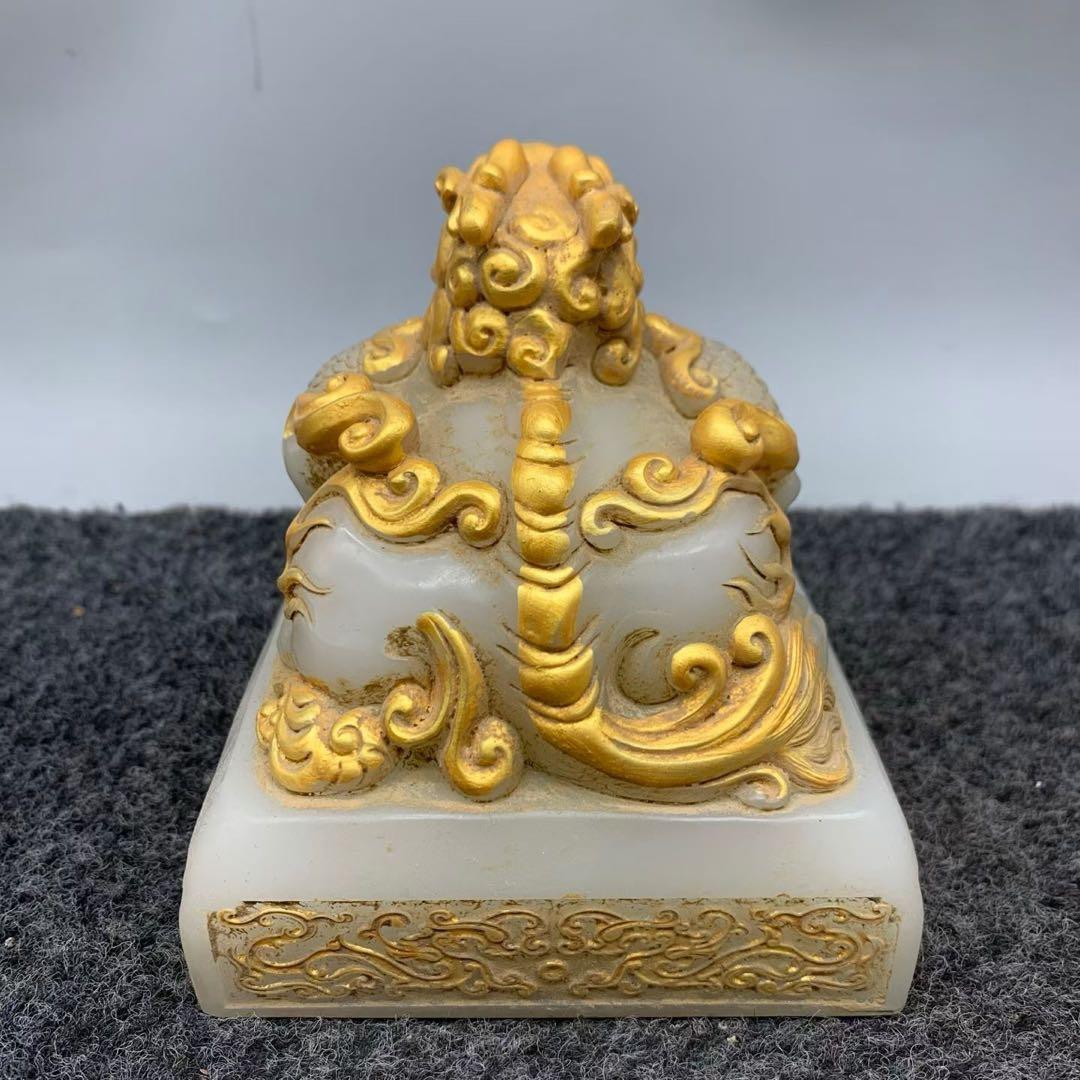 文房具　旧蔵　天然石　白玉　神獣印鑑　極彫刻　流金 置物　根付　アンティーク