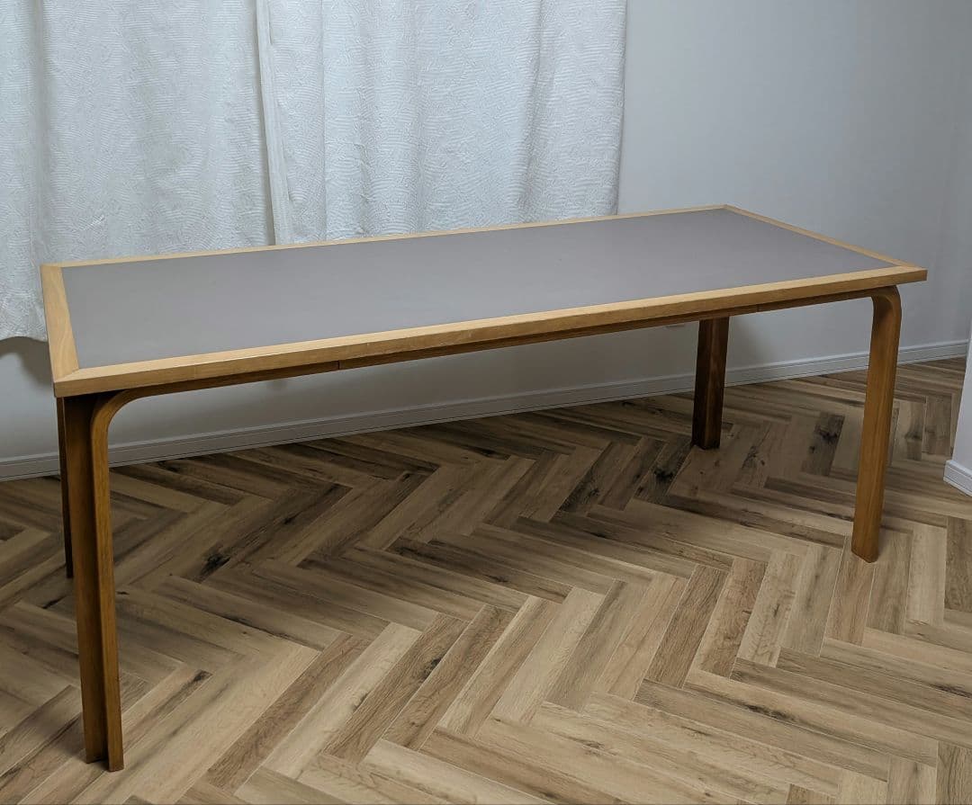 Magnus＆Olsen マグナスオルセン　リノリウムテーブル