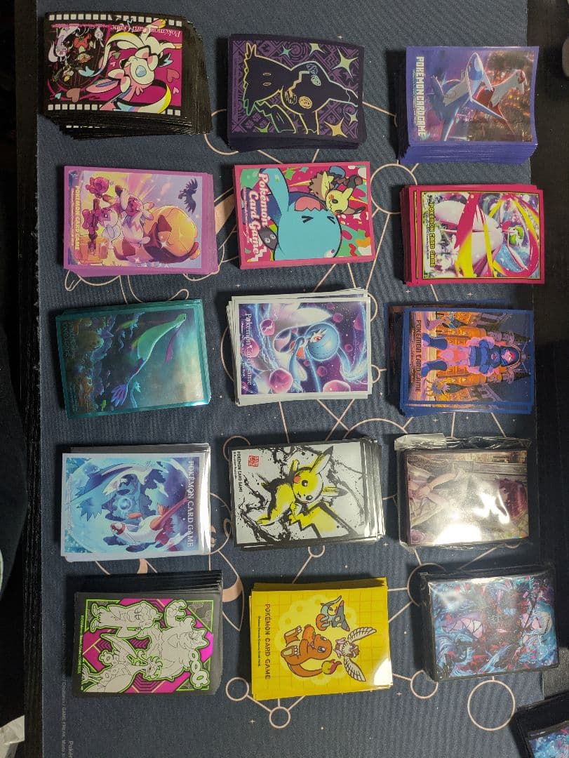 値下げしました、ポケカスリーブ＆ブイズプレイマット＆ダイスセット