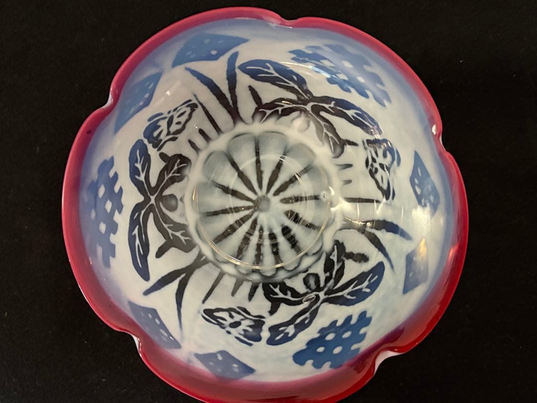 大正ガラス　和ガラス　菖蒲に蝶透かしウランガラス 桃色乳白氷コップ 12cm