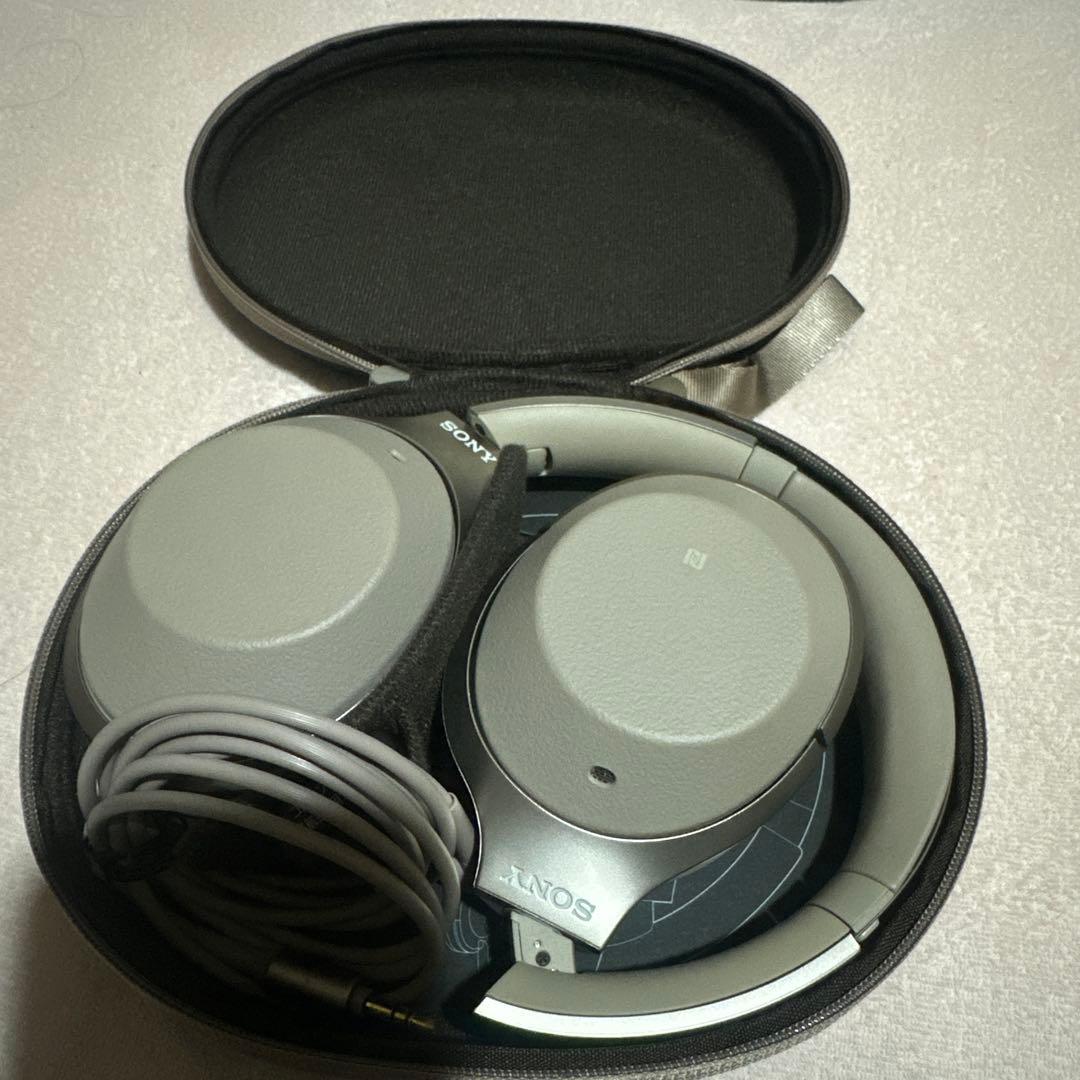 SONY ワイヤレスヘッドホン キャリングケース付き 1000xm2