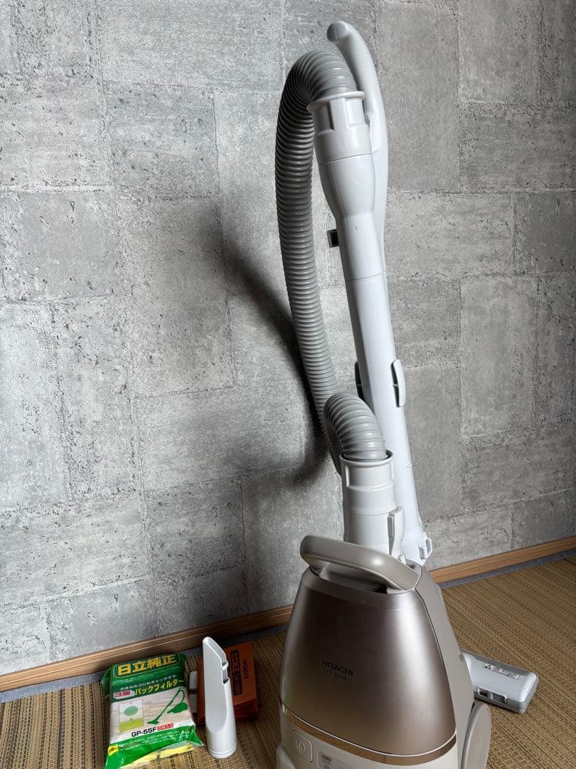 HITACHI 紙パック式　クリーナー　掃除機