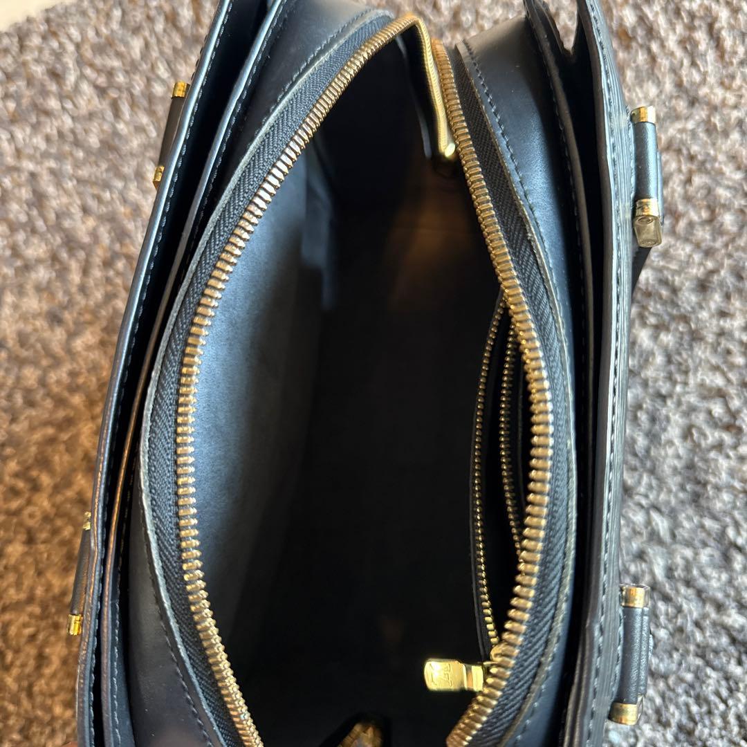 LOUIS VUITTON ルイ・ヴィトン　ポンヌフ　エピ　ノワール