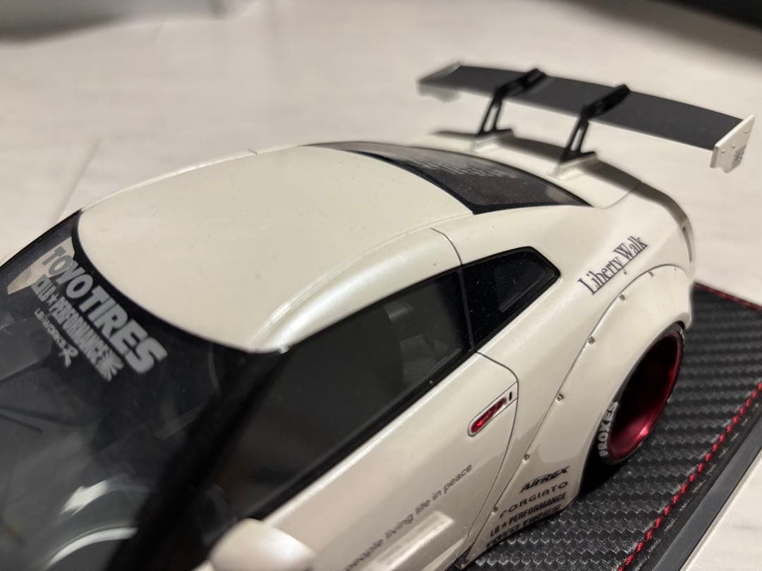 GTR R35リバティーウォーク1/18 イグニッションモデル
