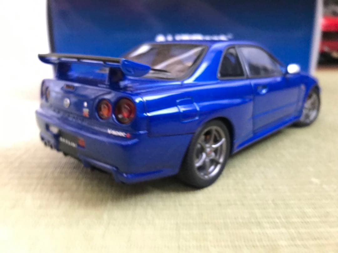 1/18 オートアート スカイライン BNR34 V Spec 2