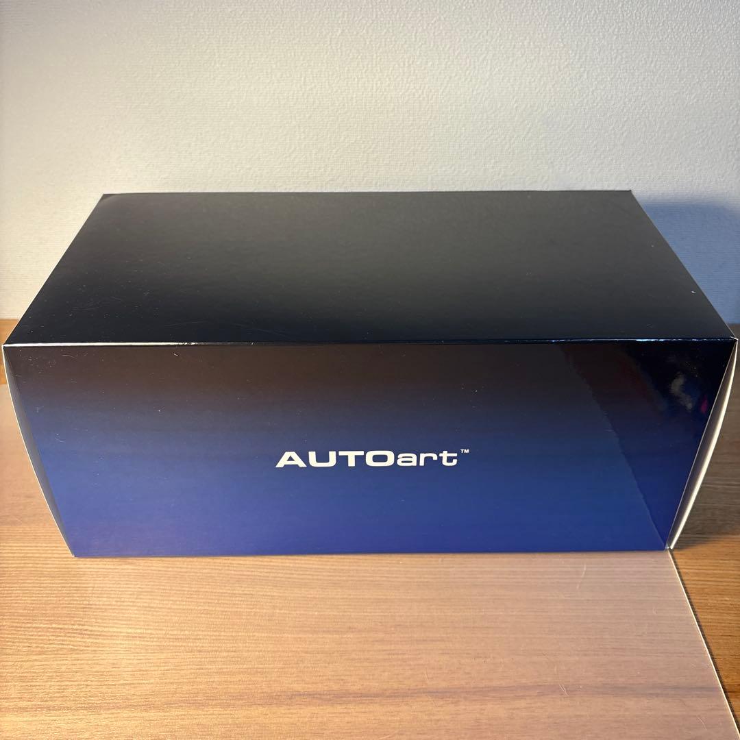 オートアート　ランボルギーニ　ウラカン　EVO 1/18 ミニカー　レッド