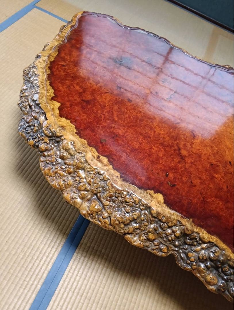 自然形状の赤褐色木製座卓　コブ　瘤　テーブル　和室　旅館　料亭　一点物