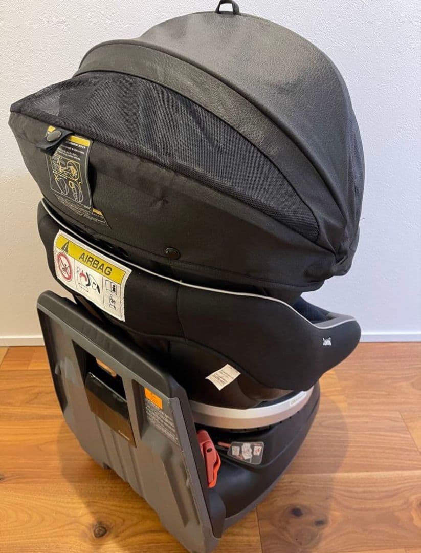 新生児対応　コンビ　クルムーヴ スマートエッグショック 回転式　チャイルドシート