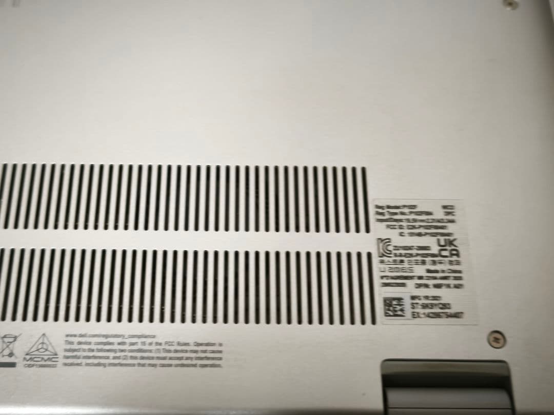 Windowsノート本体 DELL Inspiron 15 5505 /Ryzen 5 /8GB /SSD