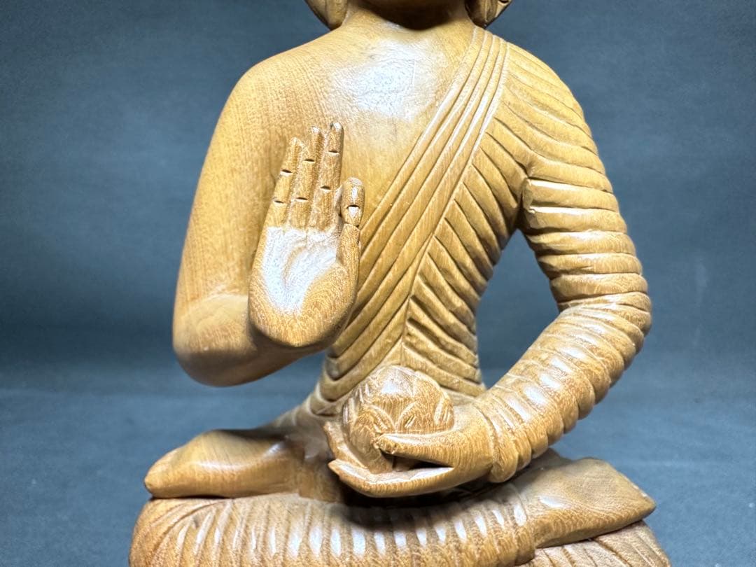 白檀　仏像　老山白檀　仏教美術　天然素材　置物　飾り物　古美術品　 置物　仏教