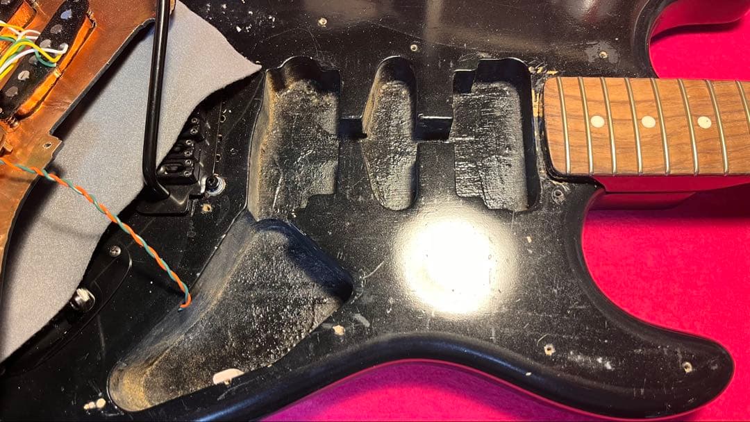 フェルFST-65ネック・アッセン＆ムーン・オーダーボディ・ストラトキャスター