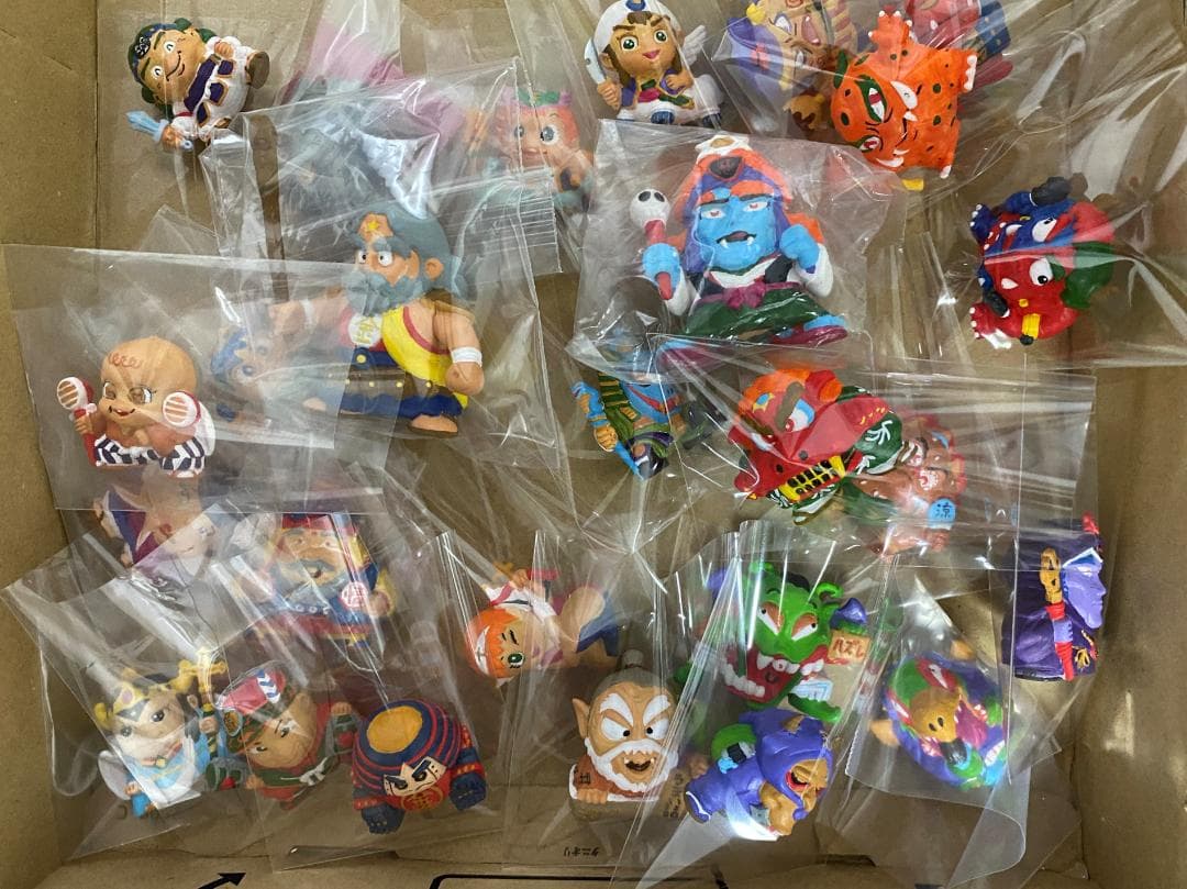 【ジャンク・遊んだあと水性塗料で塗装済】ビックリマン消しゴム26体まとめて