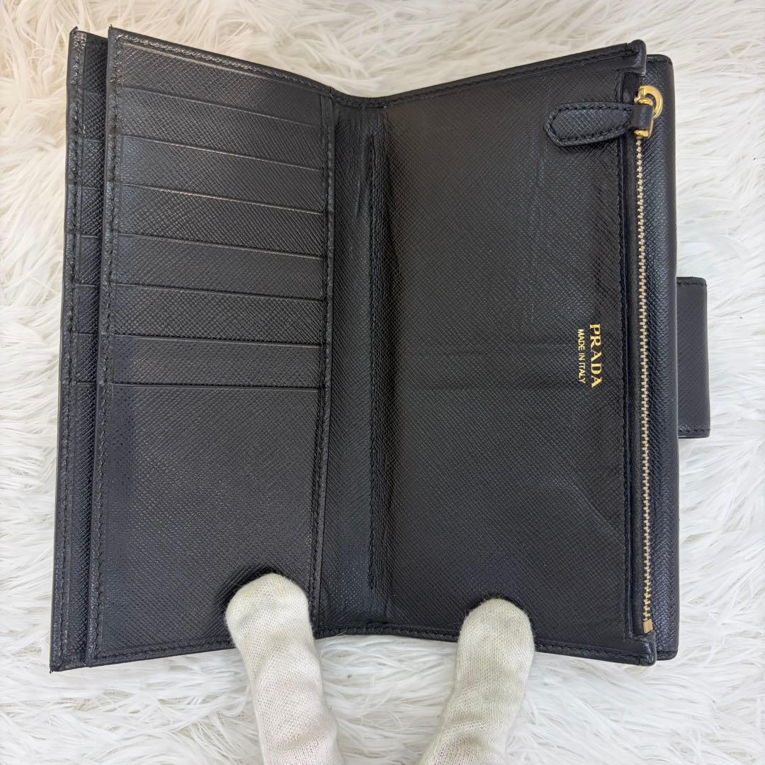 美品✨️プラダ 長財布 折り財布 レザー サフィアーノ ブラック 金ロゴ