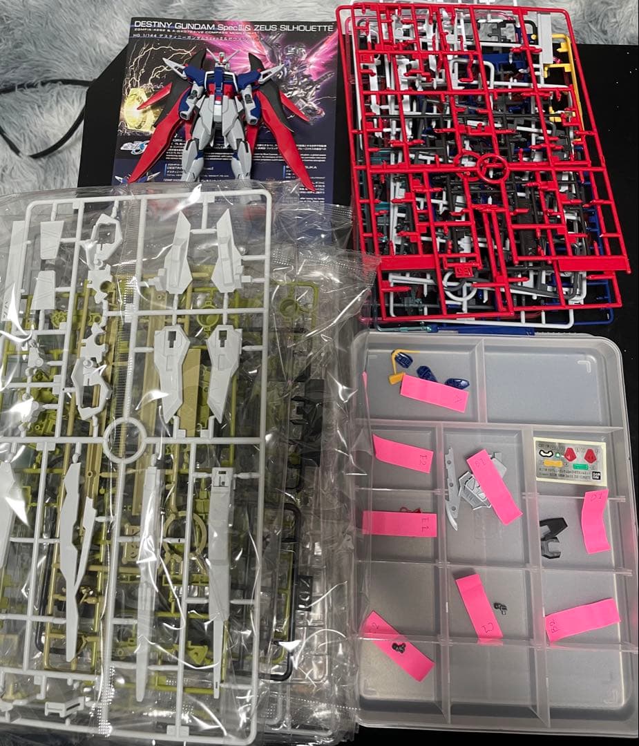 HG デスティニーガンダム Spec II & ゼウスシルエット