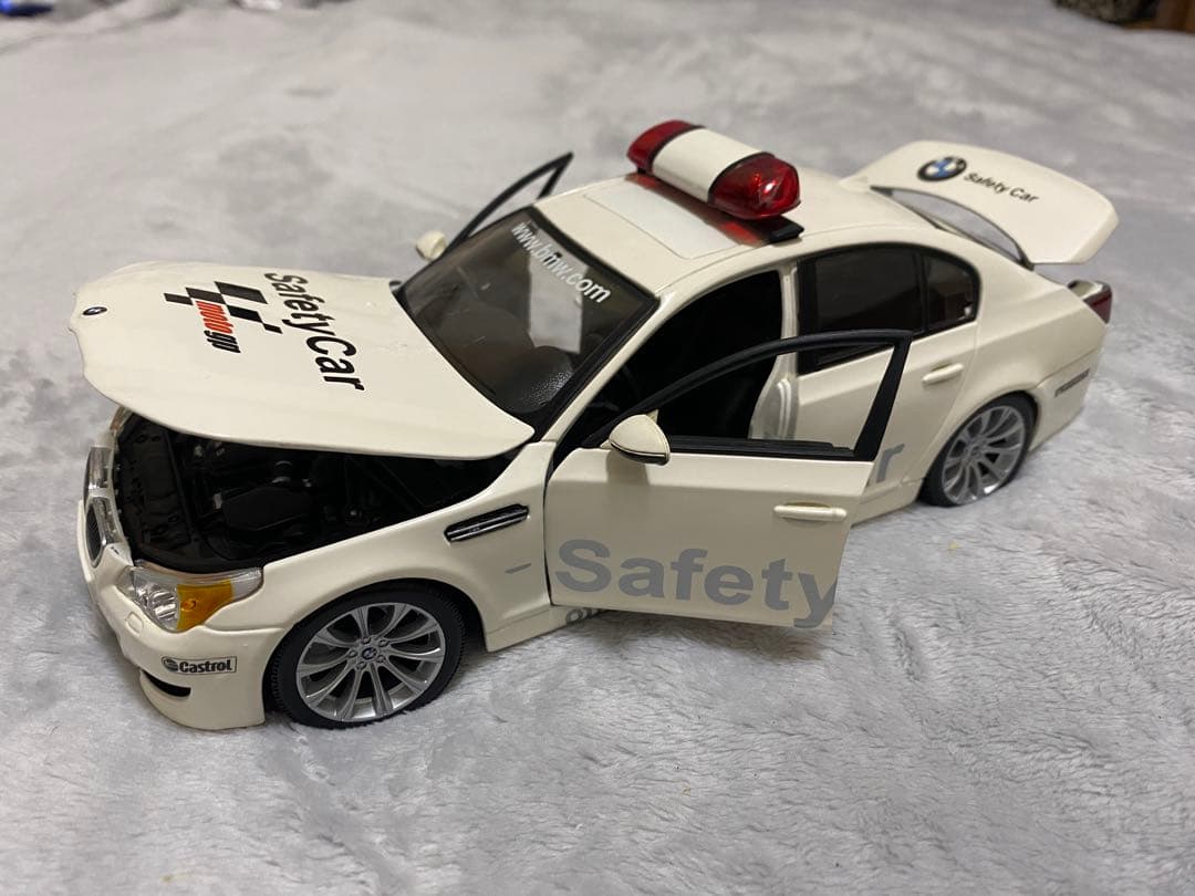ミニカー Maisto BMW M5 Safety Car 1/18