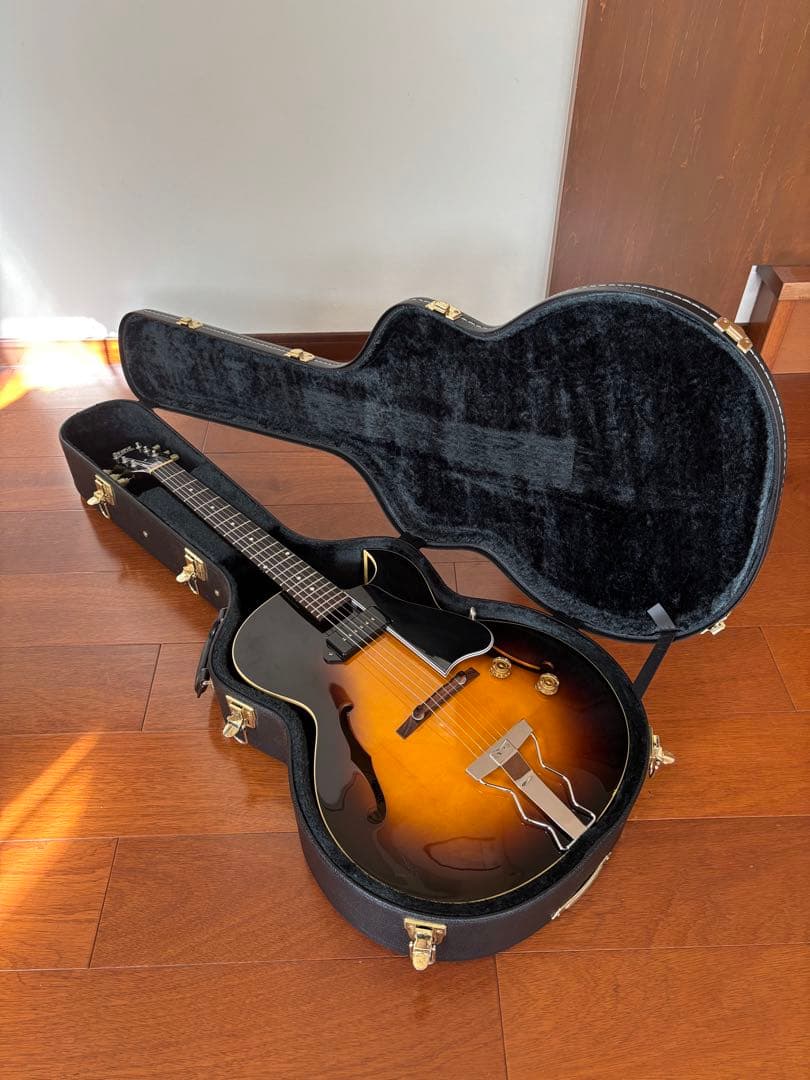 ギター Archtop Tribute AT101