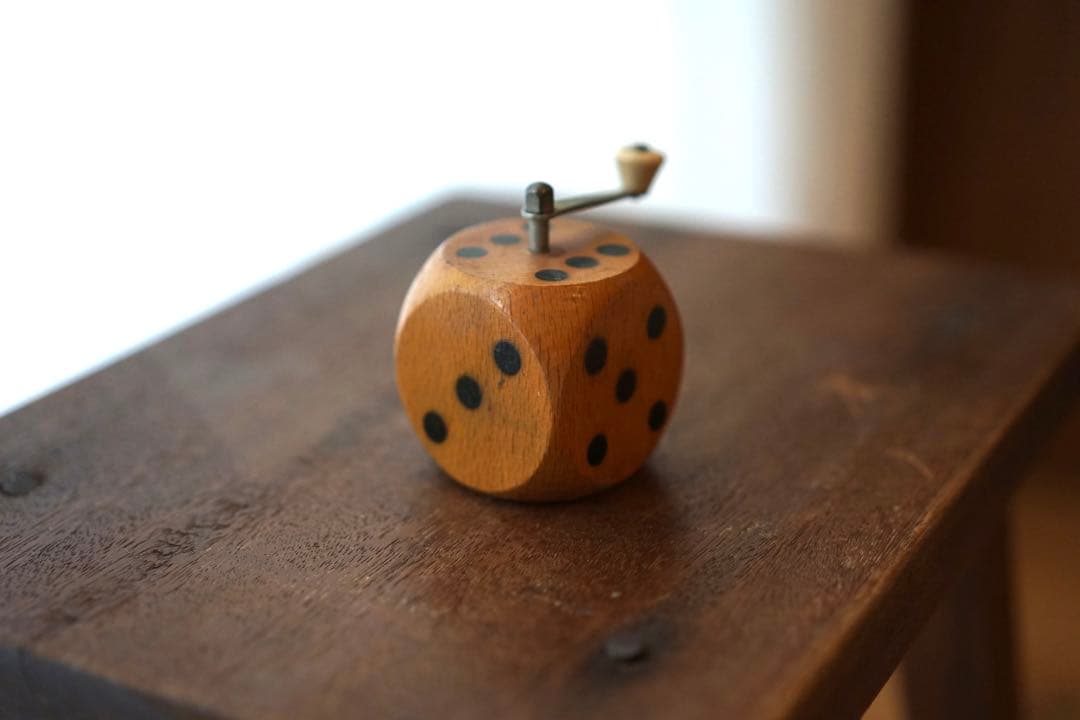 MARLUX社 ペッパーミル 胡椒挽き 木製 サイコロ（フランス）