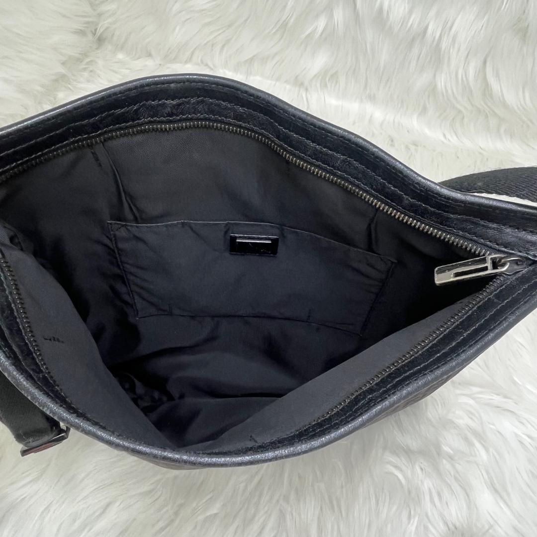 フェンディ　FENDI ズッカ ショルダーバッグ　キャンバス