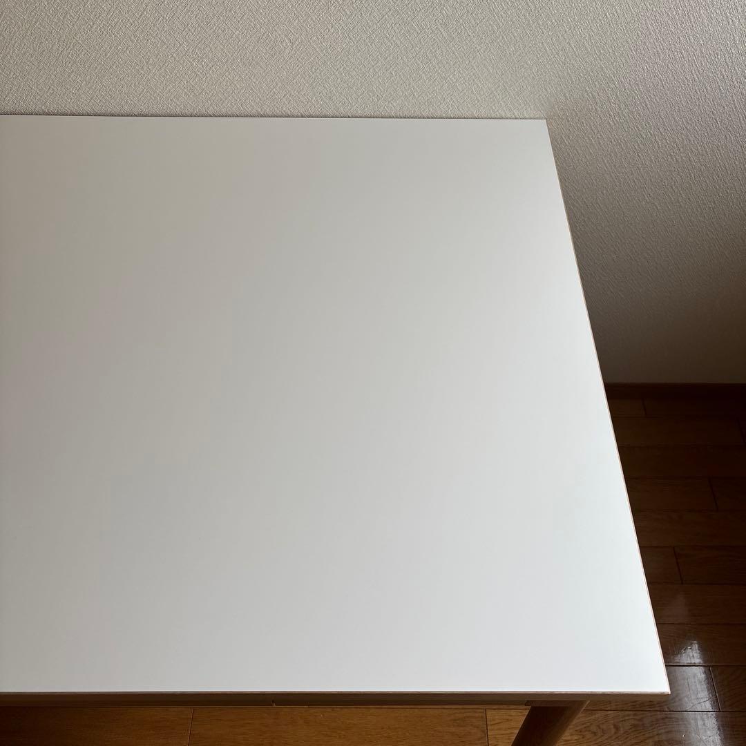 IDEE ダイニングテーブル - STILT TABLE 1200 White