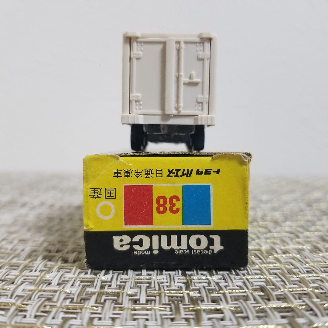 トミカ　黒箱　No.38 トヨタ ハイエース 日通冷凍車　日本製