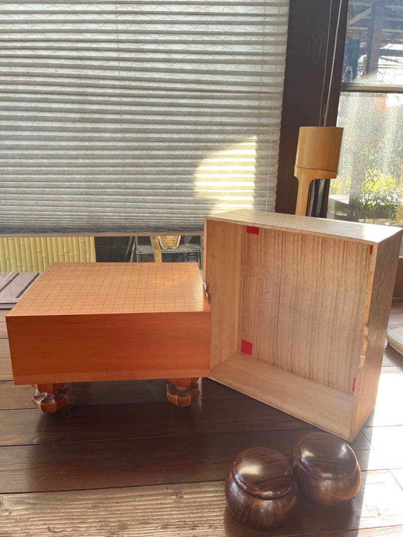 囲碁　脚付碁盤・碁石セット　桐箱カバー付き
