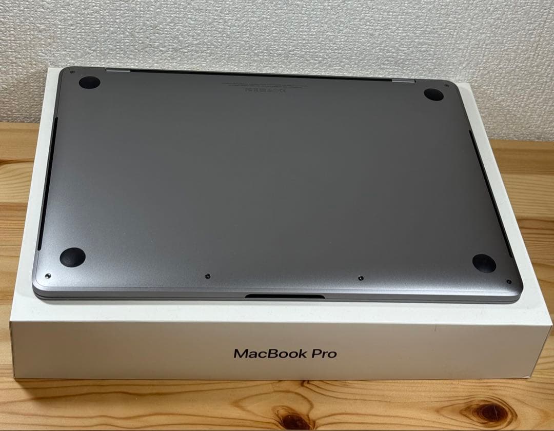 MacBook本体 MacBook Pro 13 2017 Touch Bar i5/8GB/250