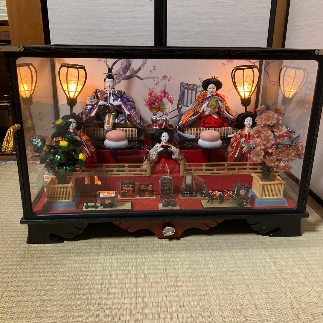 雛人形　ガラスケース入り　オルゴール付き　電気付　専用段ボール　三人官女