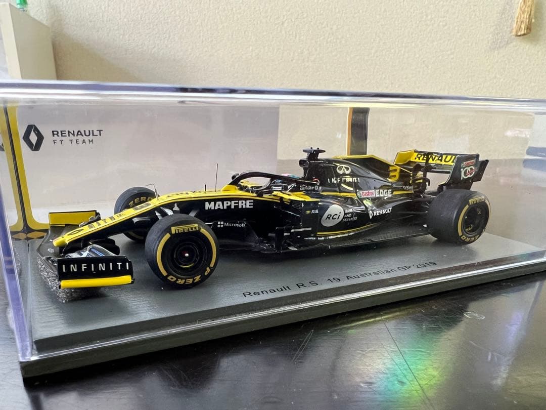 F1 Renault RS19 2019年ダニエルリカルド直筆サイン入り1:43