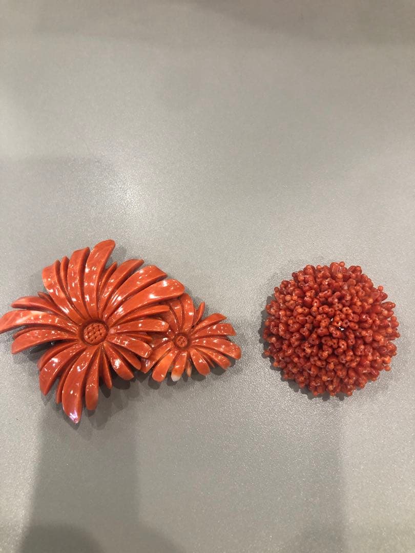 オレンジ花モチーフブローチ2個セット