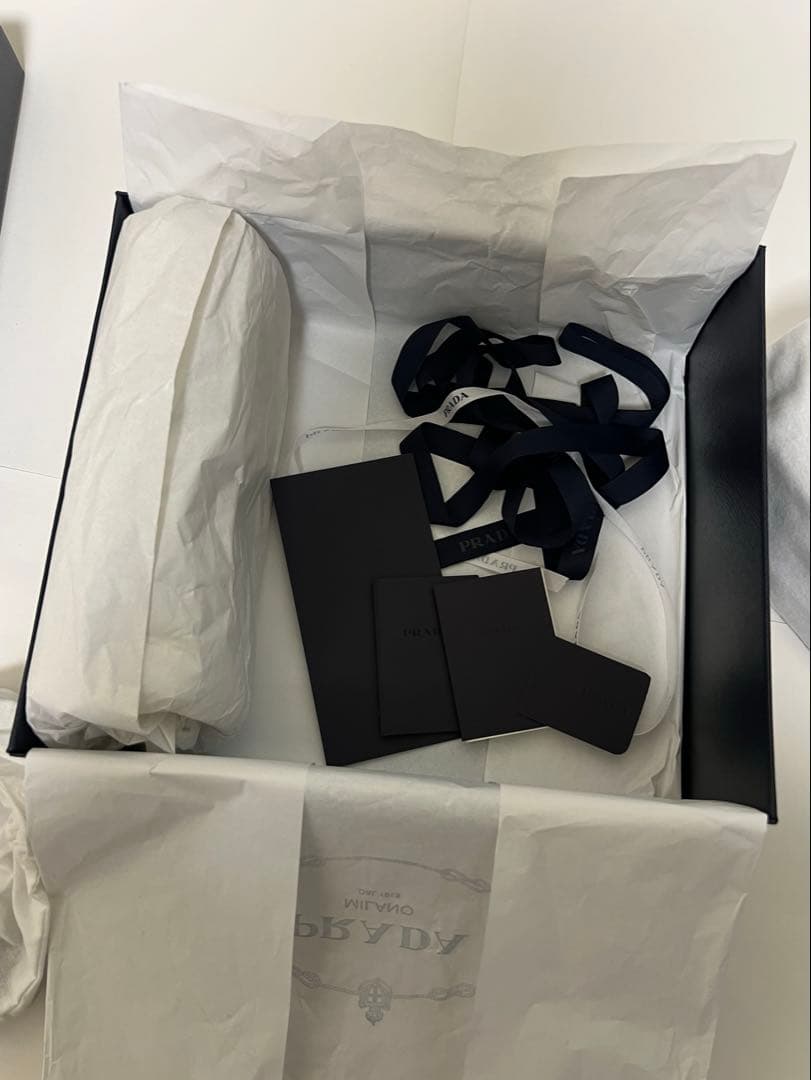 【未使用美品】PRADA ムーン パデッドナッパレザー ショルダーバッグ