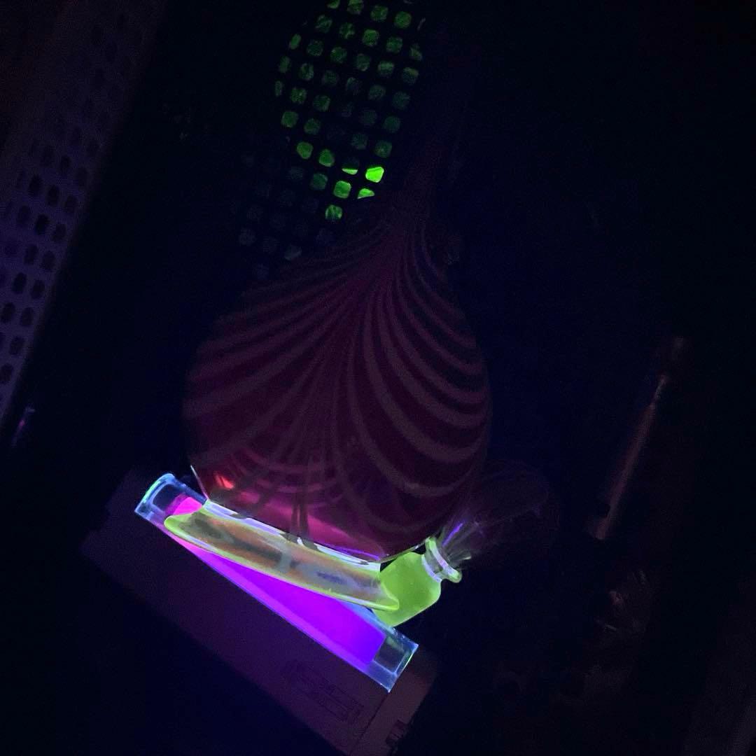 骨董　時代ガラス　希少　金赤ガラス　掻き揚げ紋　カラフェ　酒器　ウランガラス