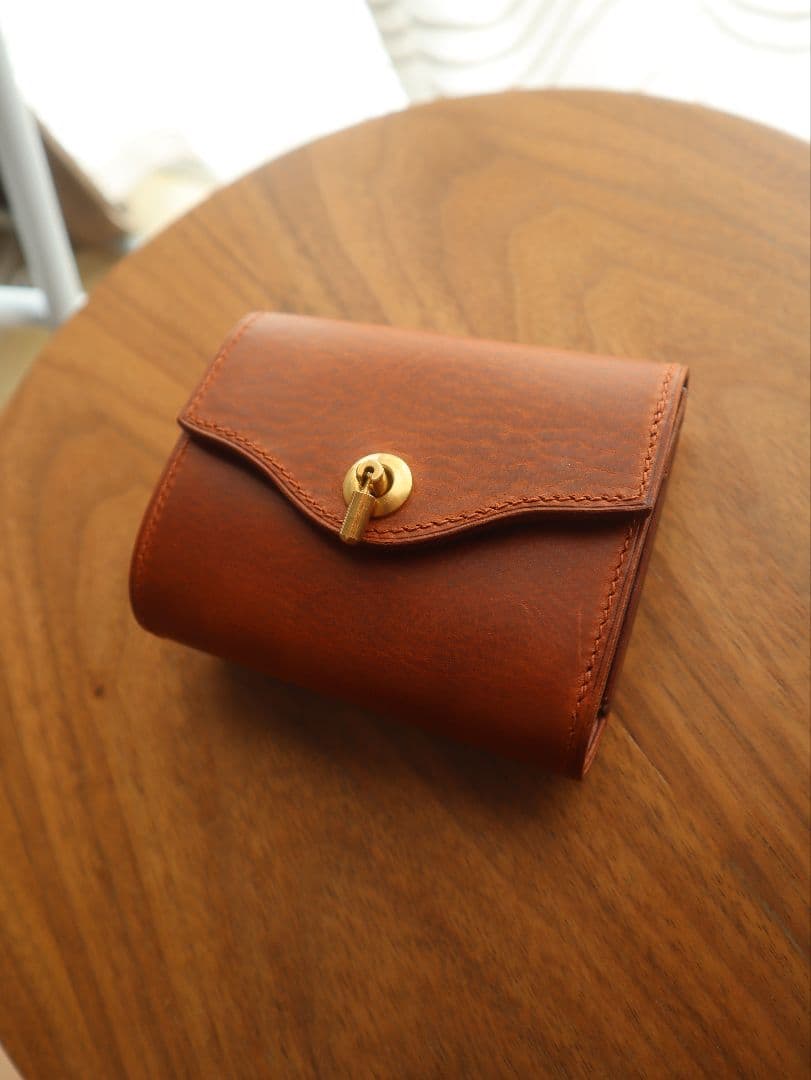 【イタリアンレザー】オコシ金具の三つ折り財布　フルハンドメイド