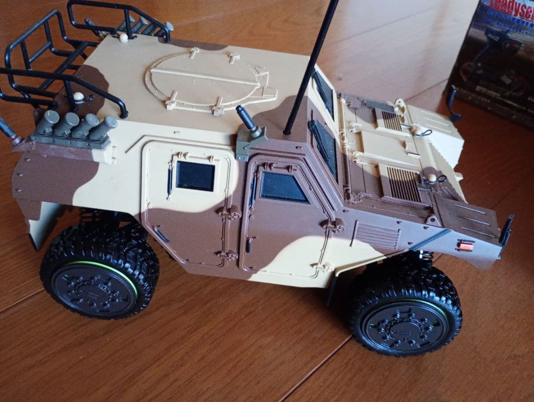 京商 1/16 陸上自衛隊 軽装甲機動車 レディーセット 電動RC
