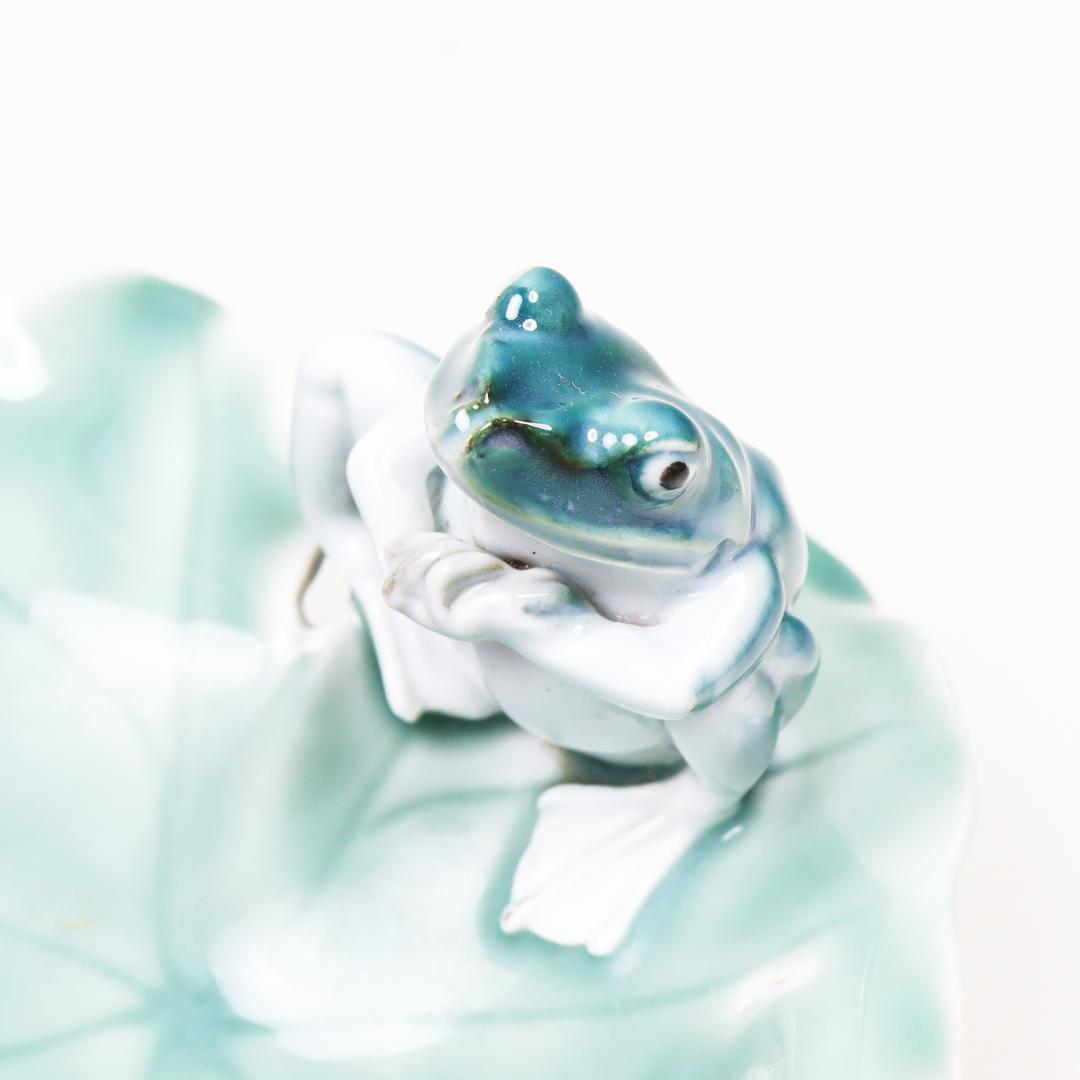 深川製磁 蛙細工付葉形鉢 トレイ 小物置き