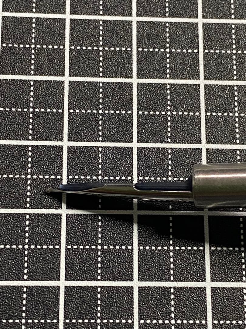 PILOT CAPLESS Kasuri 黒　万年筆　字幅M