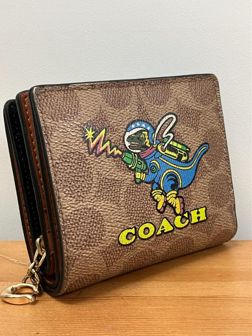 コーチ コズミック レキシー 二つ折り財布 ラウンドジップ 宇宙　CW463