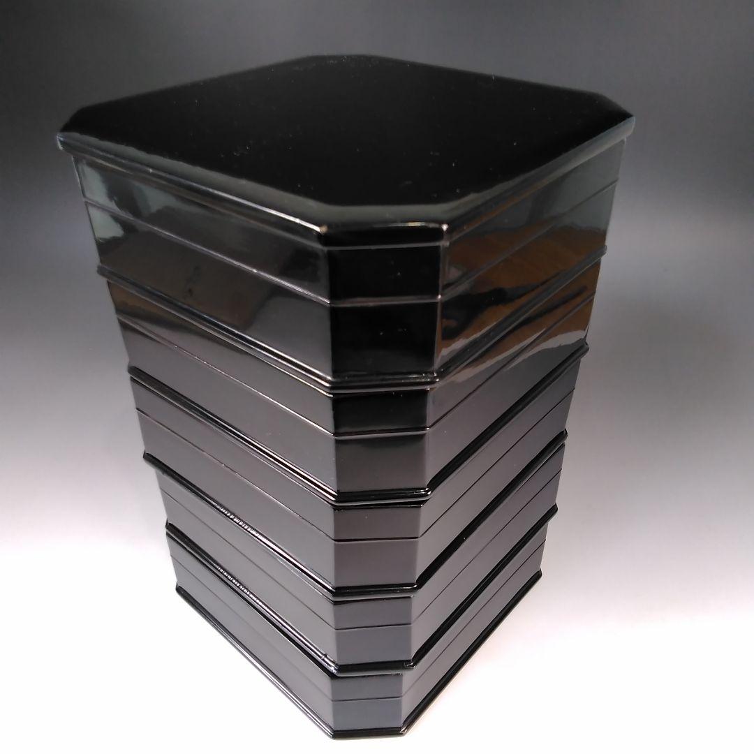 ア142 『塗師　川瀬表完』作　『黒真塗　五重縁高　共箱』茶道具