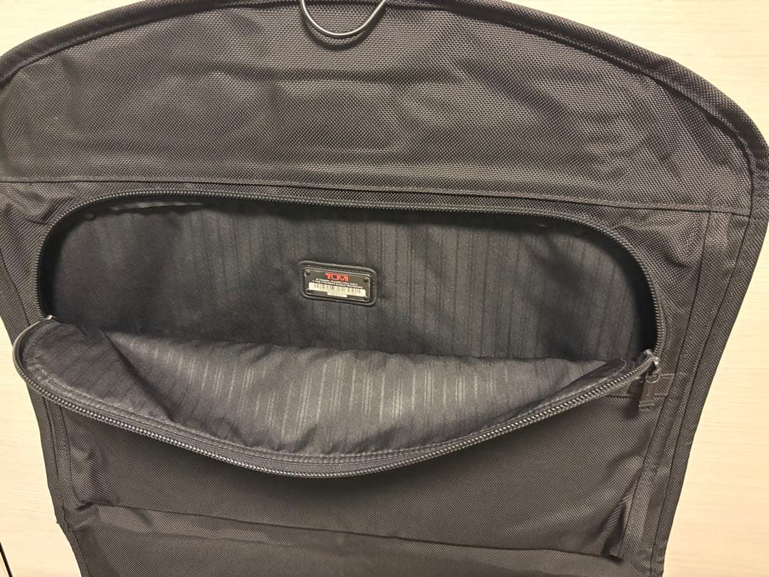TUMI ブラック ガーメントバッグ ナイロン製