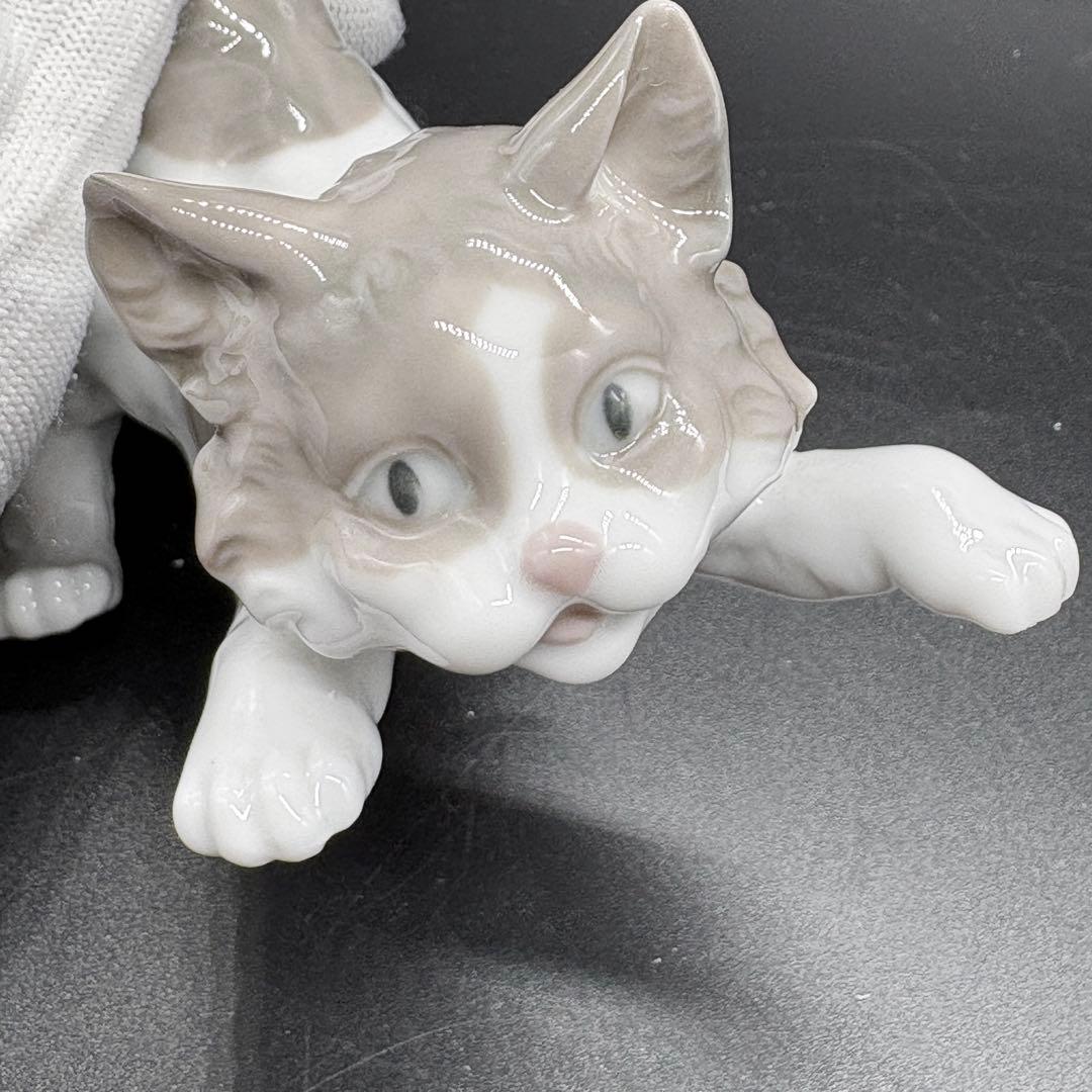 箱付き　リヤドロ フィギュリン 置物　ネコ 　尾っぽを立てる猫　no.172