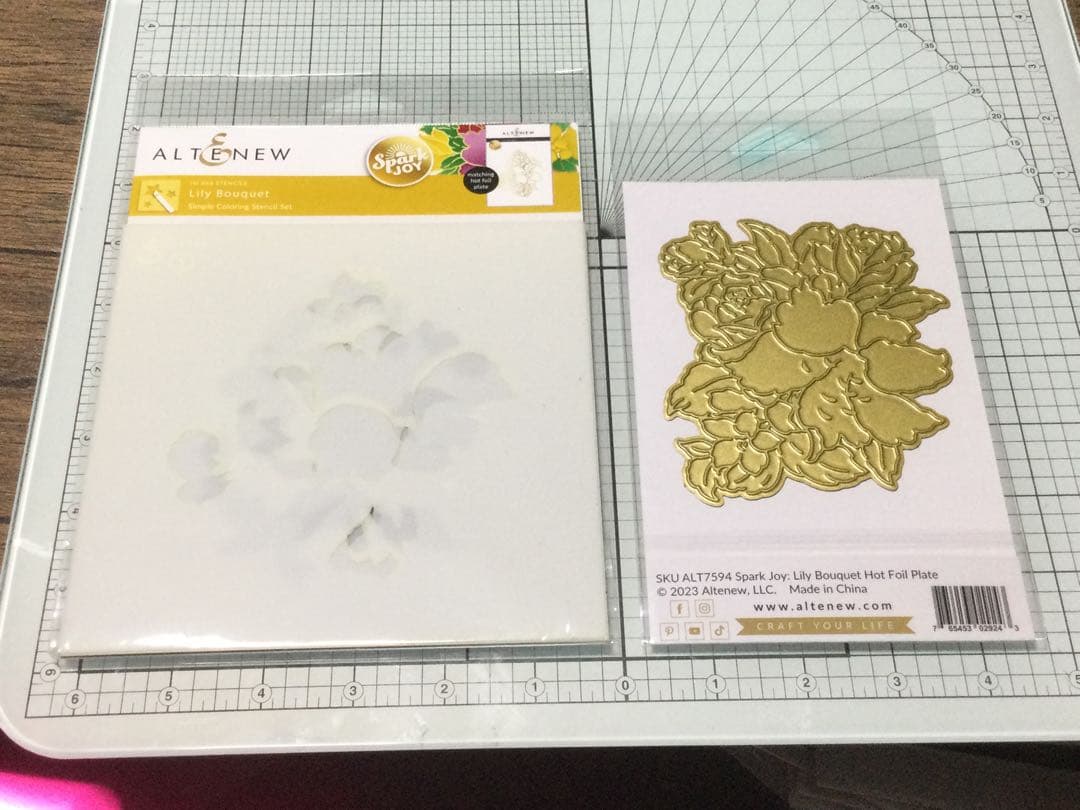 AltenewアルテニューLily Bouquet Plate&Stencils