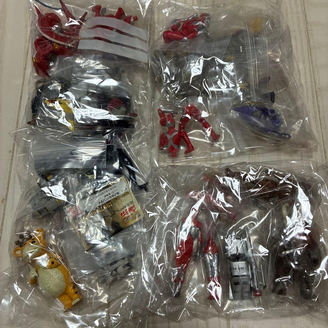 HGウルトラマン パート1〜24、26+ベスセレ1&2全コンプセット　ガシャポン