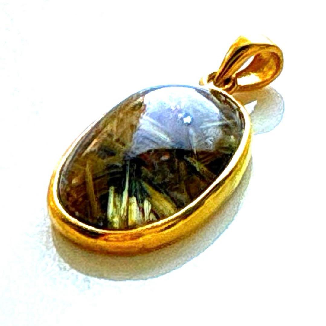 高品質稀少✴︎太陽放射タイチンルチルクォーツ　ペンダントトップ　金運財運蓄財運