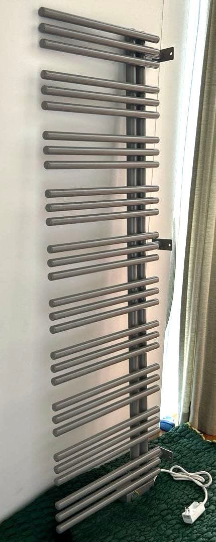 電気ヒーター　YUCCA 型式YAE10/R 横壁支持型　壁掛タオルウォーマー