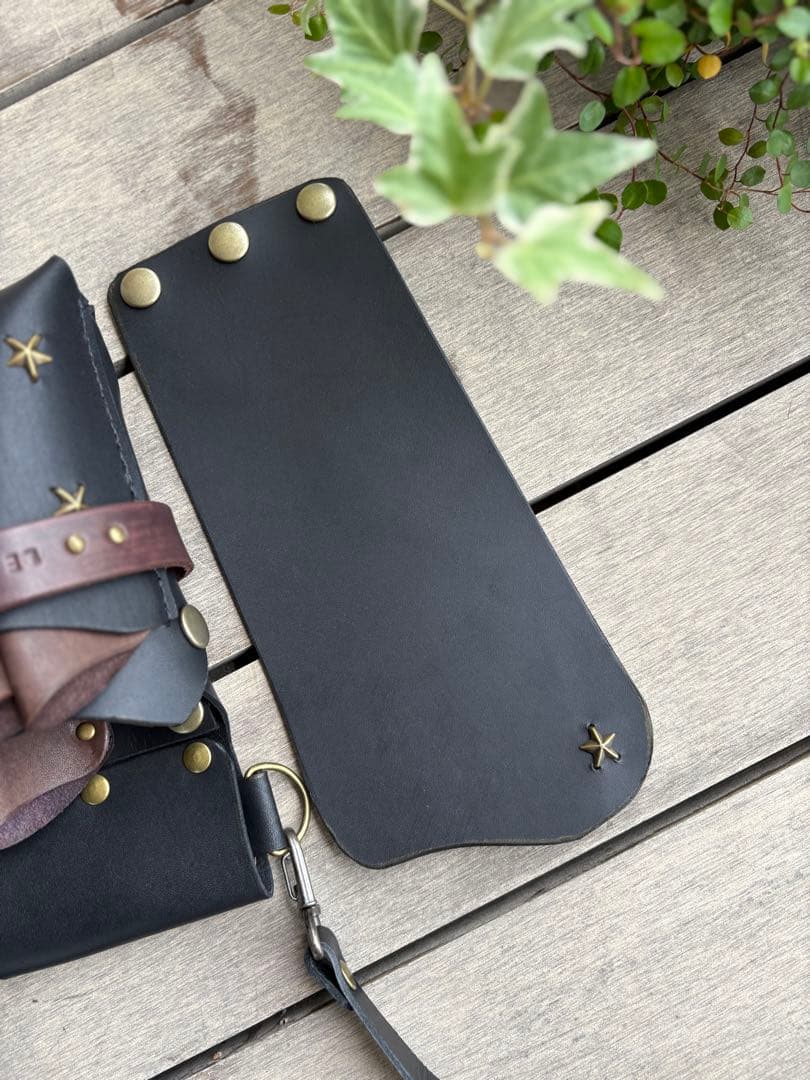 まる　ヌメ革ブラック蓋付きコンパクトシザーケース