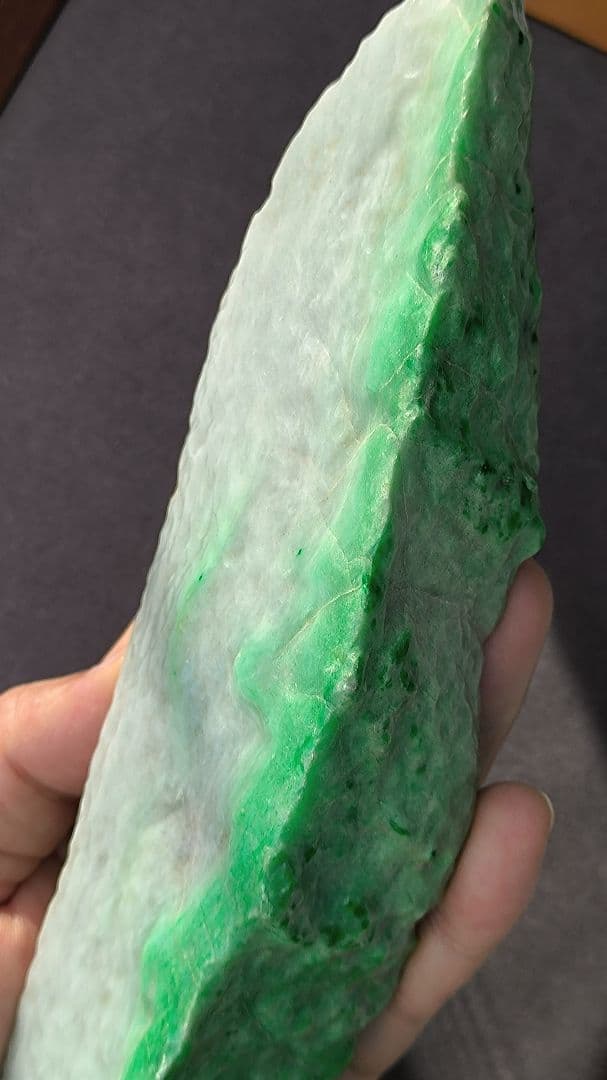 天野太郎【極上】ミャンマー産翡翠の原石(807ｇ)